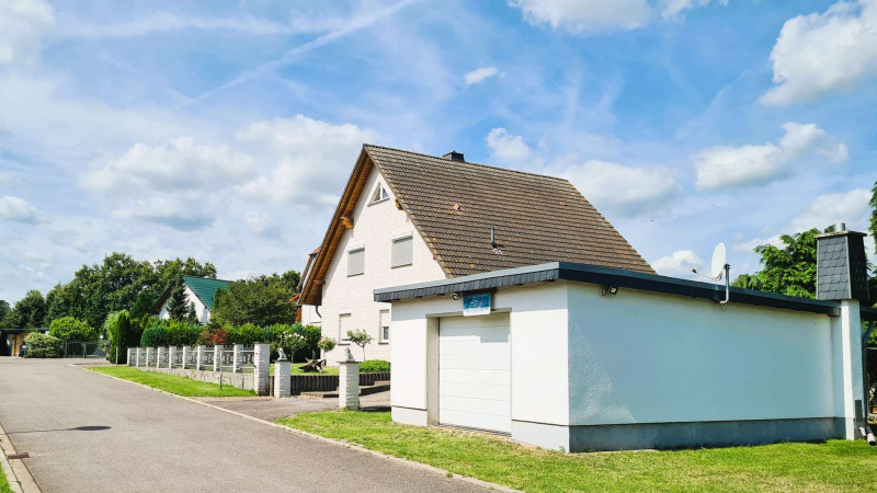 Hinter der Schule 1, 3 Bedrooms Bedrooms, 6 Rooms Rooms,2 BathroomsBathrooms,Haus,zu verkaufen,Hinter der Schule 1,1361